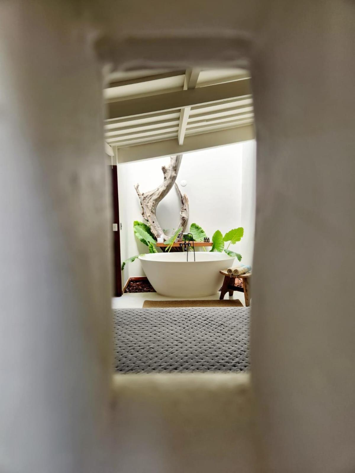 Outro Beach Hotel 卡姆布库 外观 照片