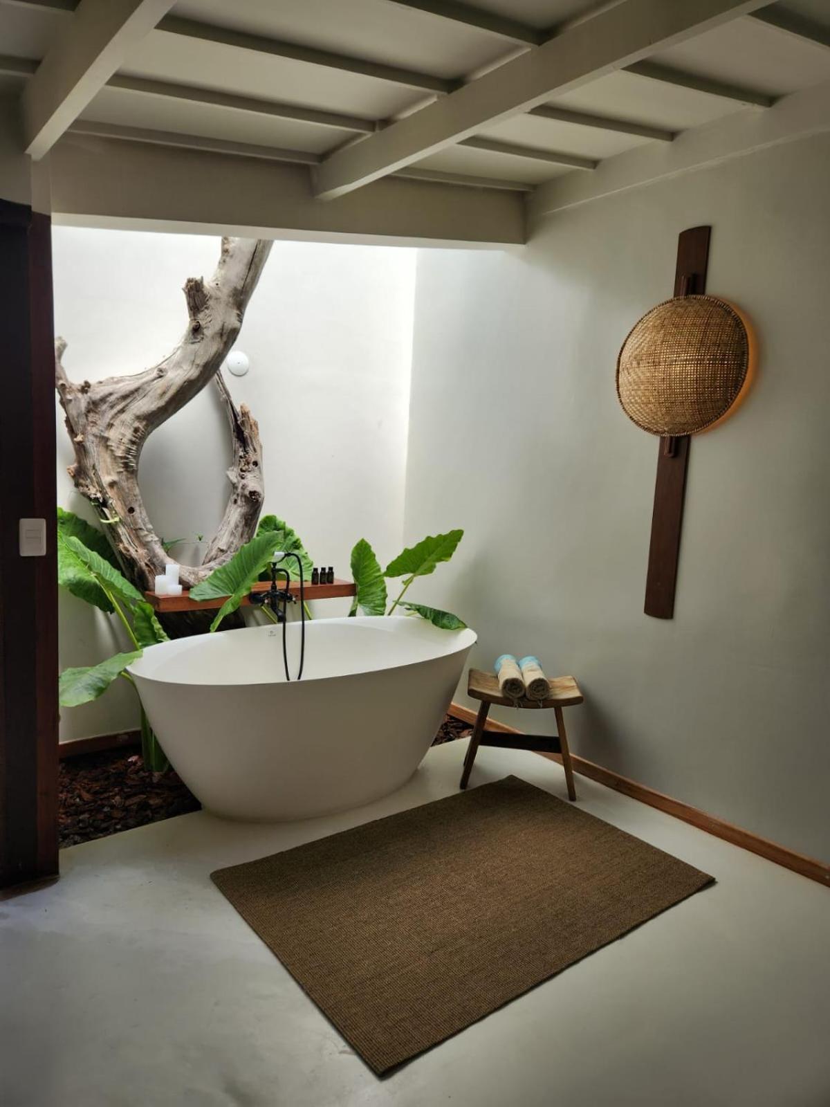 Outro Beach Hotel 卡姆布库 外观 照片